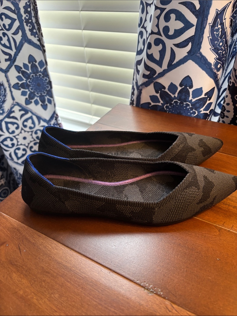 Rothys original points black grey camo